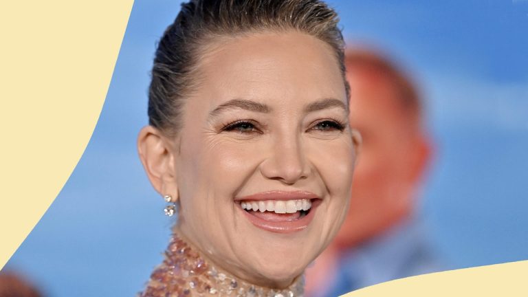 Kate Hudson Dripping With Sparkles at Glass Onion Premiere Kate Hudson Dripping With Sparkles at Glass Onion Premiere